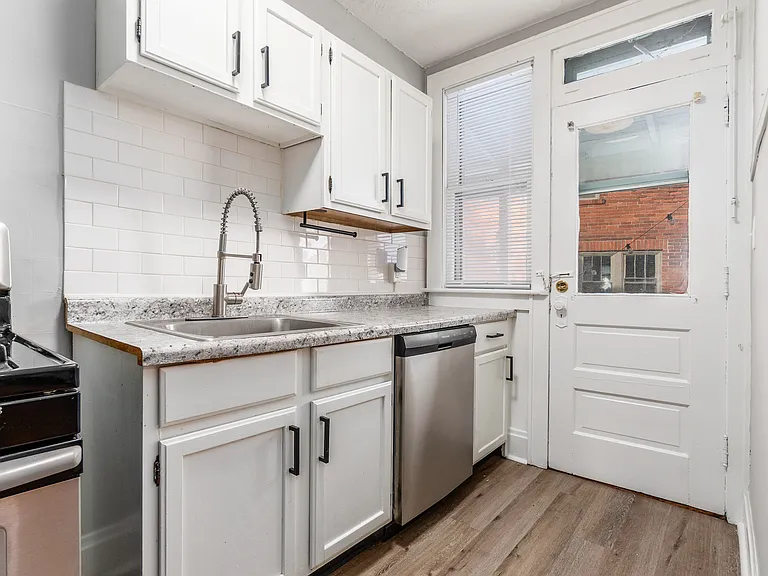 48 W Kossuth St #48 — Photo 9
