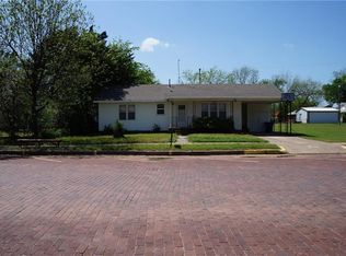235 Broadway Ave, Davenport, OK 74026