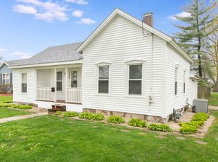 184 N South Elgin Blvd, South Elgin, IL 60177