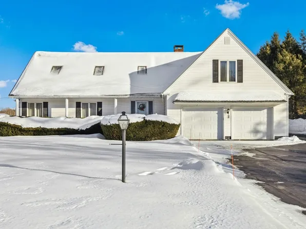 2 Lincoln St, Lunenburg, MA 01462