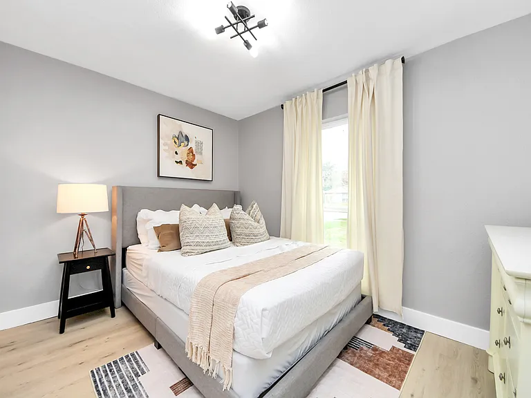 Falcon Meadow Dr — Photo 6