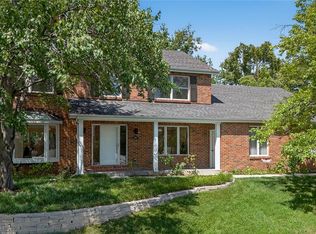 12321 Ballas Estates Dr, Saint Louis, MO 63131