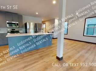 920 6th St SE, Minneapolis, MN 55414