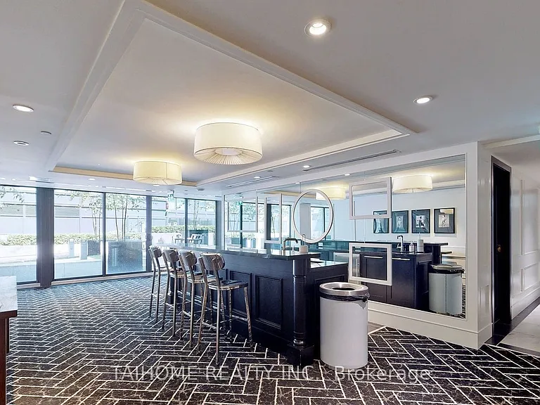 955 Bay St #307 — Photo 22