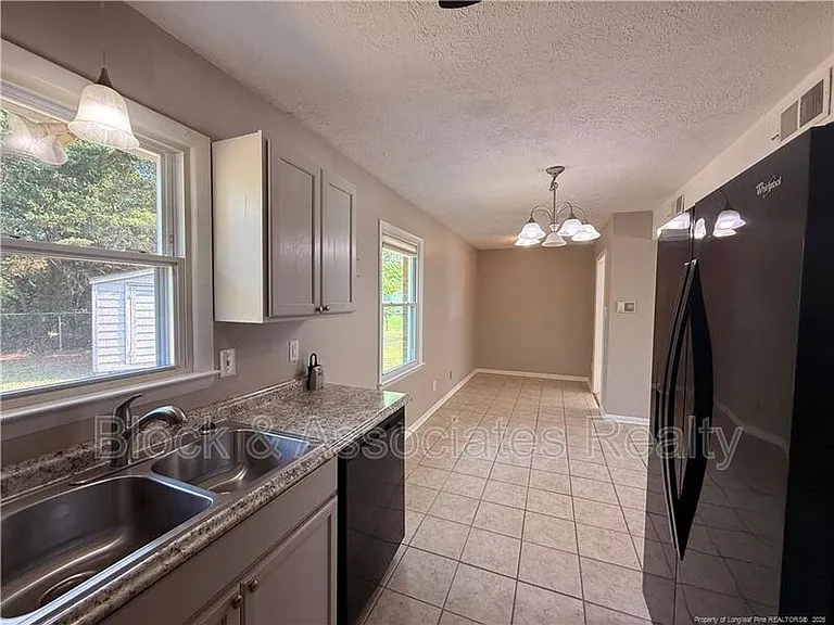 4805 Fellows Ct — Photo 7