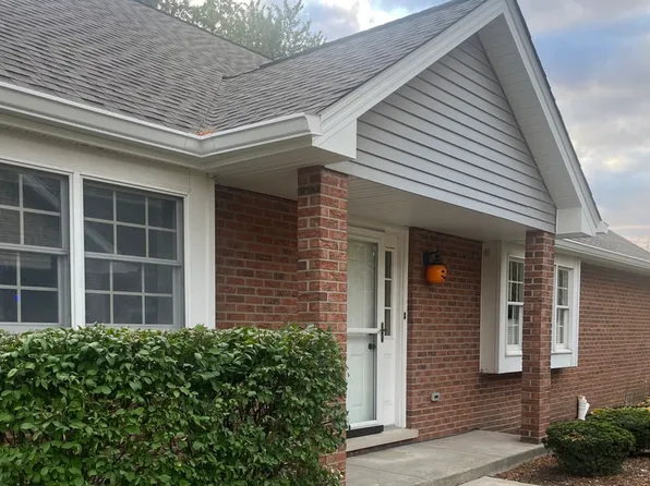 8574 Pearson Dr, Darien, IL 60561