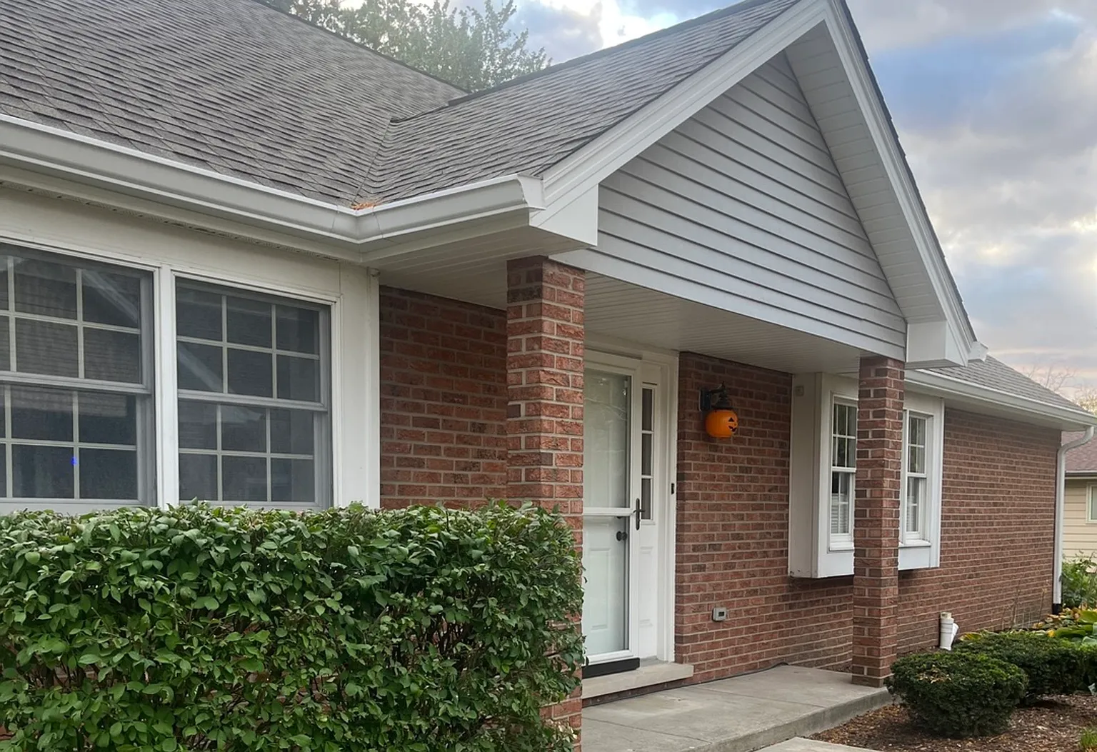8574 Pearson Dr photo 1