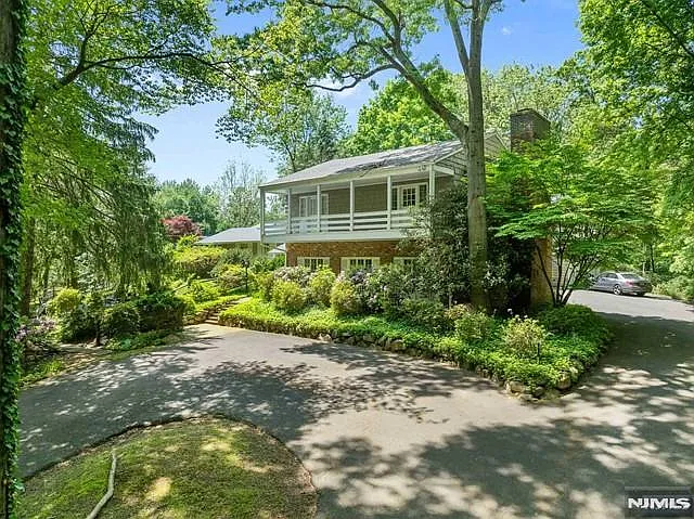 3 Lambs Ln photo 1