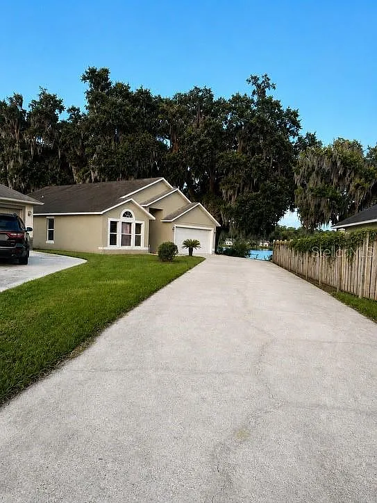 3 bed, 2.5 bath, 1821 sqft, $2,450 — Photo 2