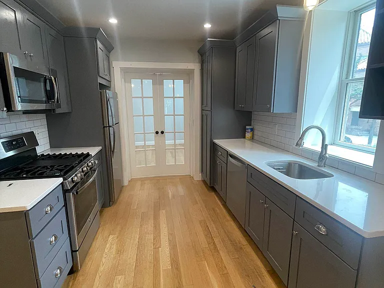 28-19 Ditmars Blvd #1 — Photo 5