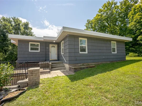 396 Long Acre Dr, Fairview Heights, IL 62208
