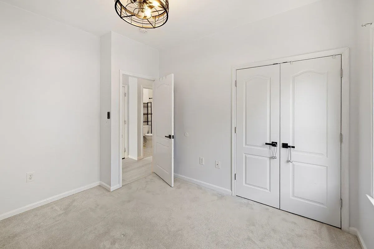 3 bed, 2.0 bath, $5,800 — Photo 2