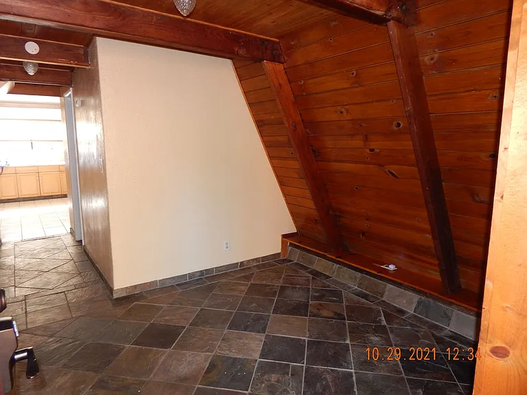 20150 Manzanita St — Photo 7