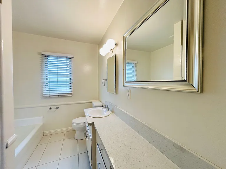 7611 Lexington Apartments — Photo 7
