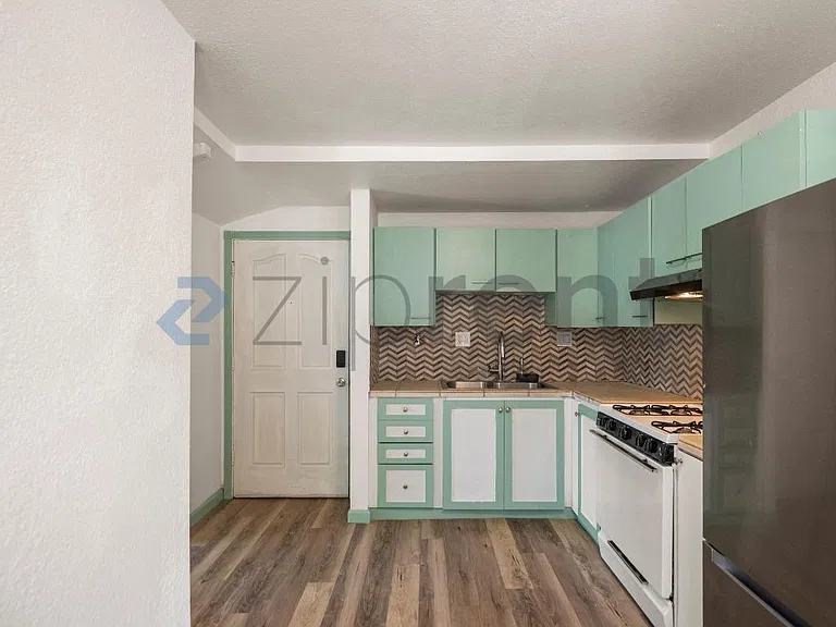 160 E Reed St #3 — Photo 9