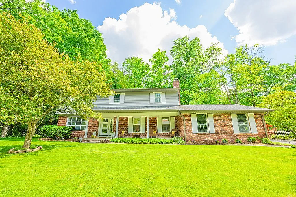 2124 E Woodstock Pl photo 1