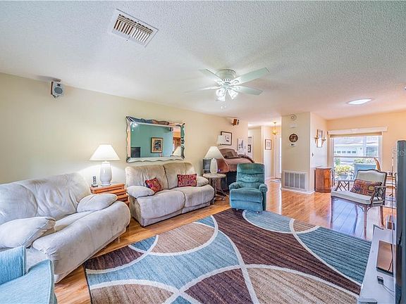 3rd image of 2327 Lancaster Dr #3
