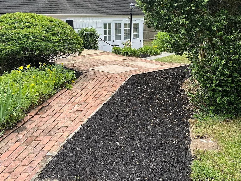 23 Lloyd Harbor Rd — Photo 2