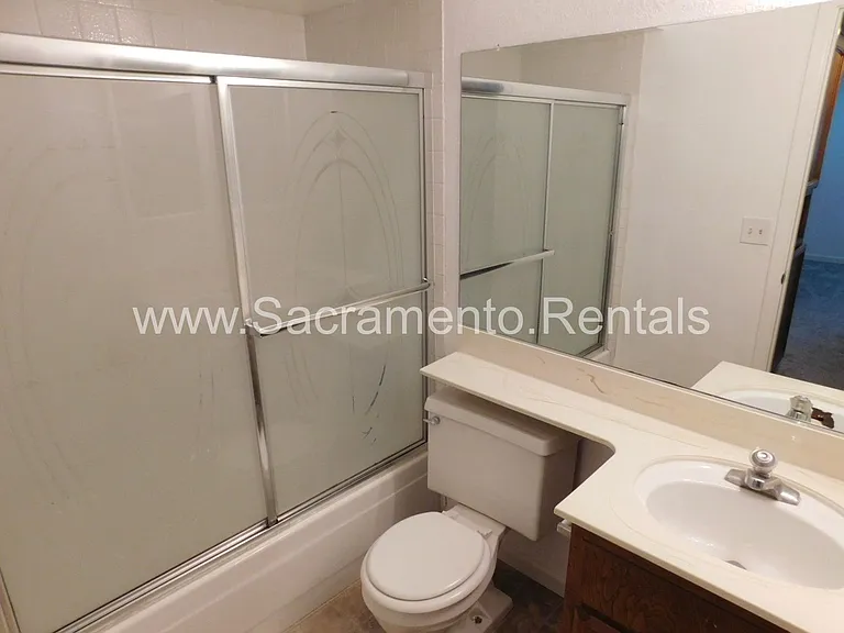 5840 Shelldrake Ct — Photo 13