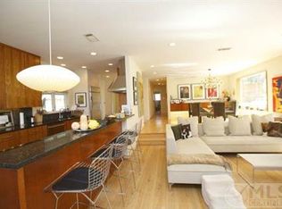 979 S Rustic Cir, Dallas, TX 75218