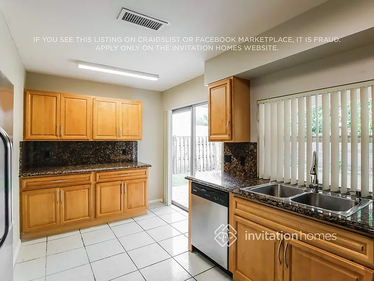 11650 NW 31st St — Photo 6