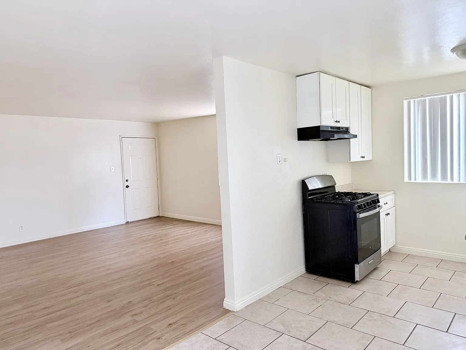 2 bed, 1000 sqft, $1,795 — Photo 3