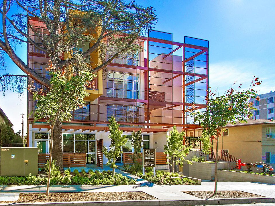 1st image of 1342 N Hayworth Ave #201