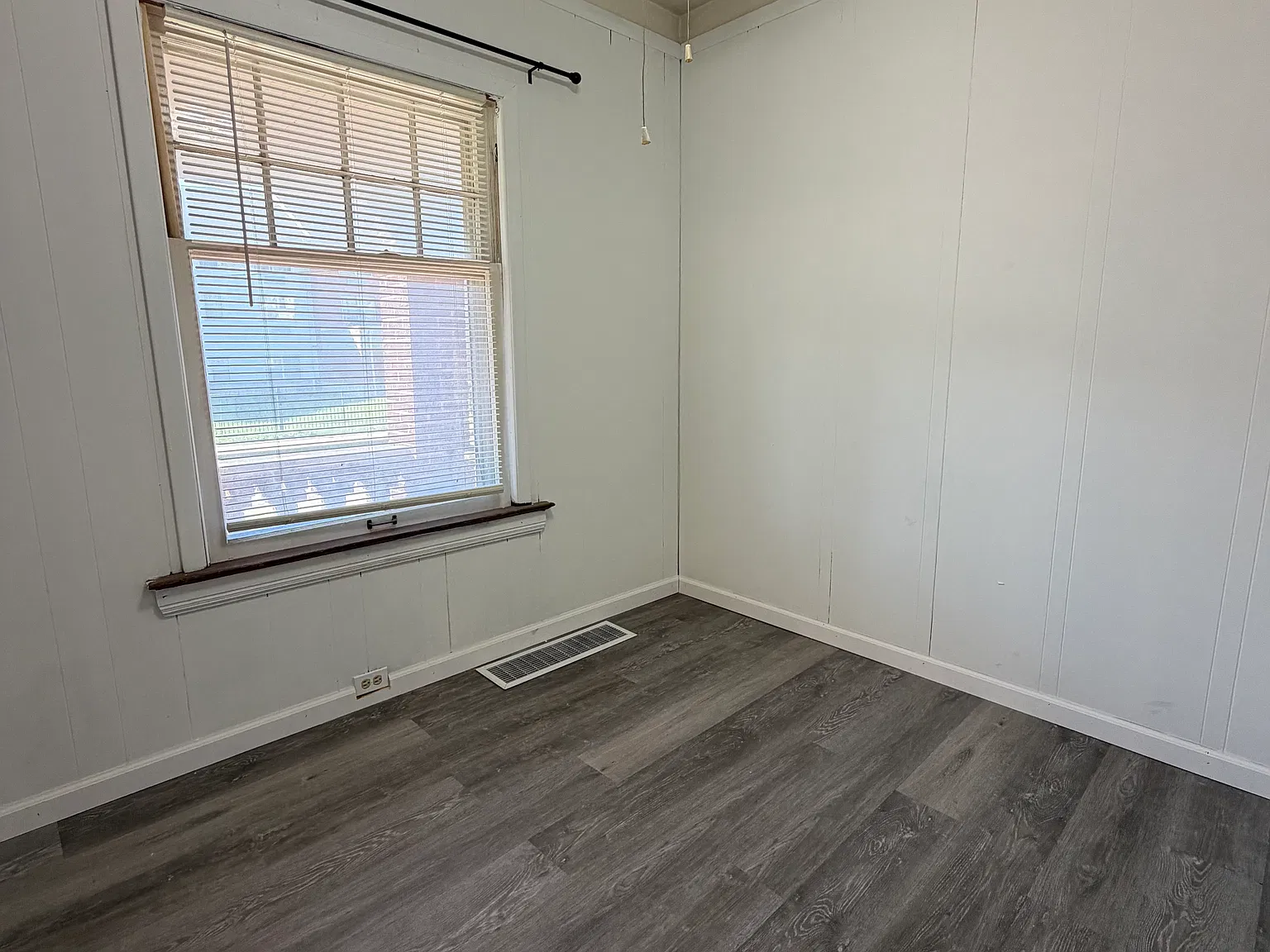 2 bed, $950 — Photo 2