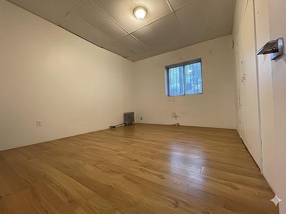 5th image of 423 Metropolitan Ave #1F