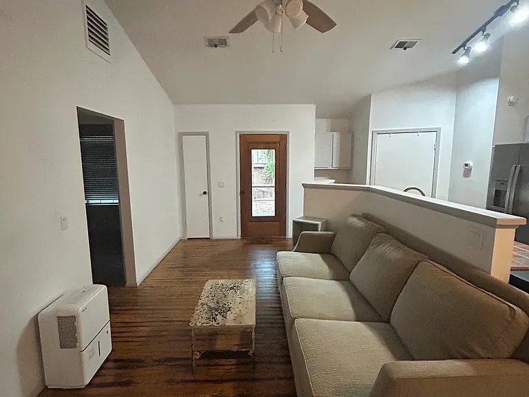 79 E Nursery Rd — Photo 4