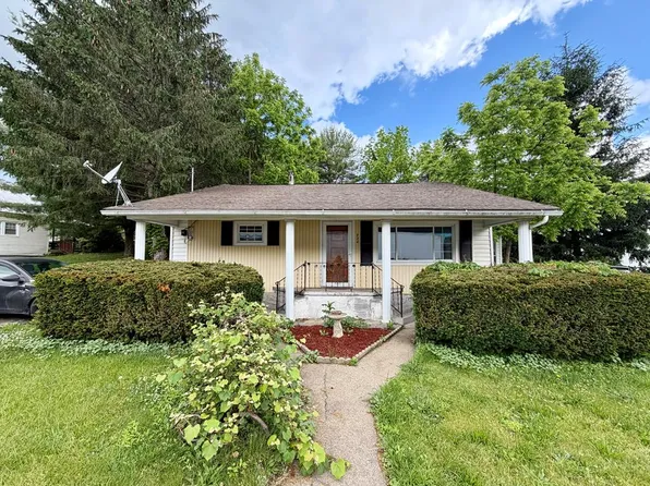 922 Ewart Ave, Beckley, WV 25801