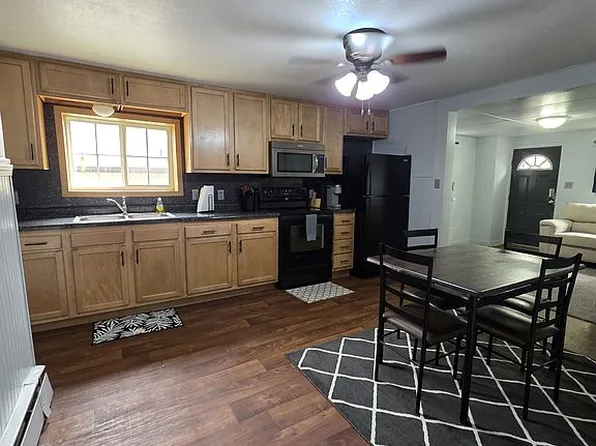 505 S 10th St, Bismarck, ND 58504