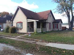790 NE E St, Linton, IN 47441