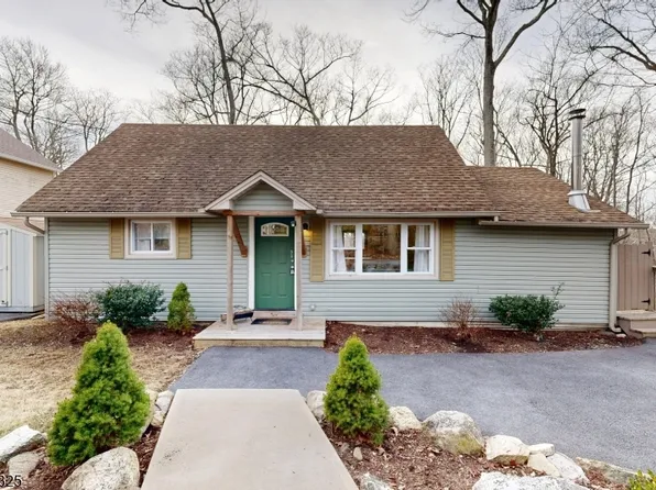 319 Midway Dr, Vernon Twp., NJ 07422