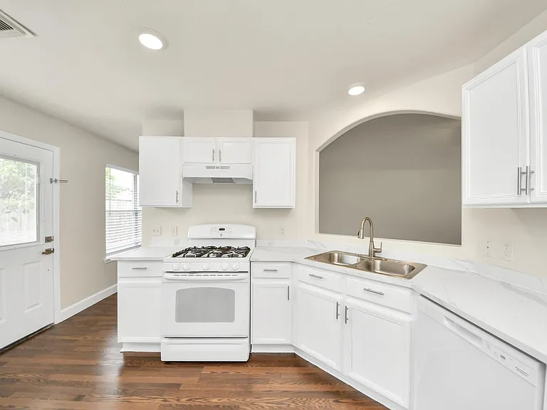18910 Bonners Park Cir — Photo 9