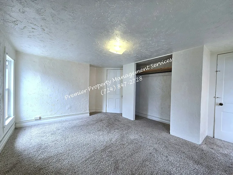 125 N Chestnut St #1/2 — Photo 17