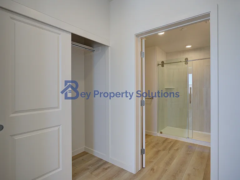 2475 Victoria Ave #304 — Photo 12
