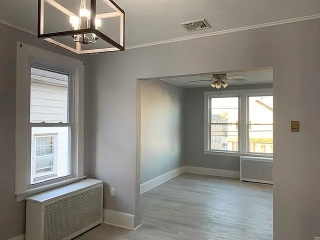 Great 3 Bedroom 1 Bath in Prime North Arlington Location — Photo 4