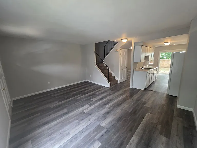 23 Palmer Pl — Photo 2