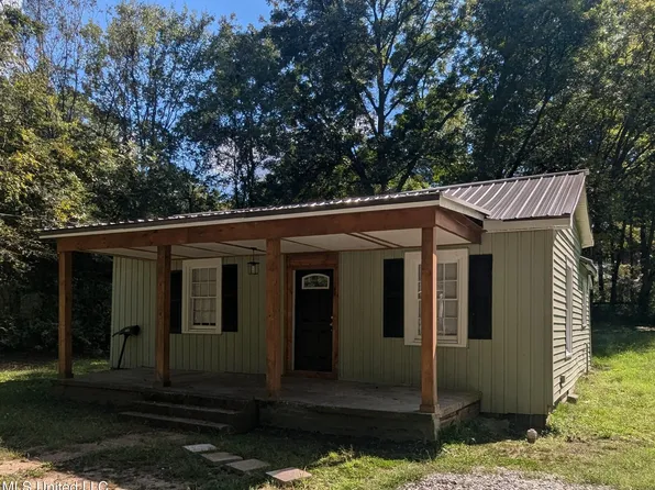 1614 Proper St, Corinth, MS 38834