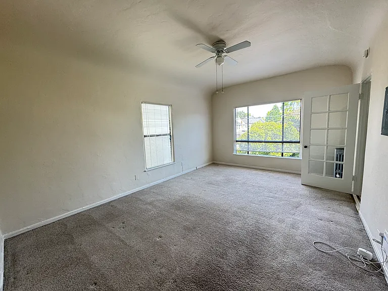 916 Union Street — Photo 18