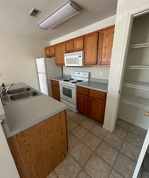 1045 Redbud Rd #A7 — Photo 10