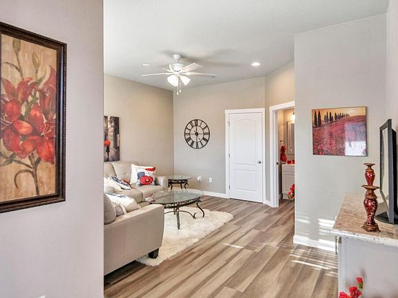 3rd image of 4700 E Main St #1556