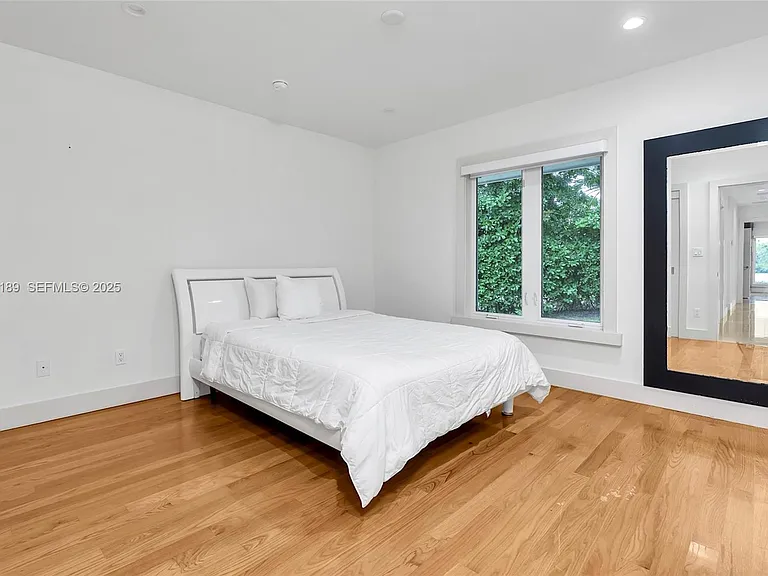 415 Rovino Ave — Photo 51