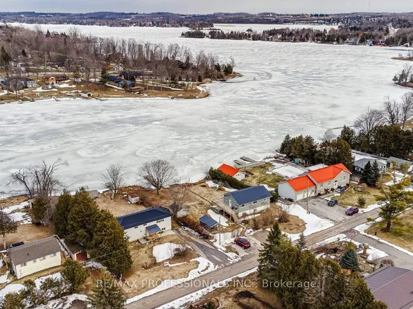 22 Lawrence St N, Kawartha Lakes, ON K9J 6X3