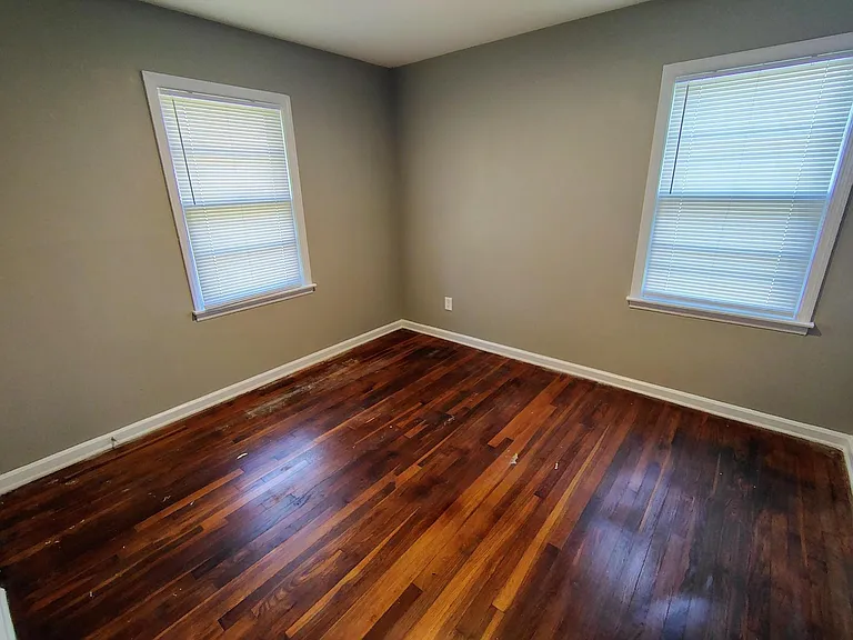 1688 Haywood Ave — Photo 5