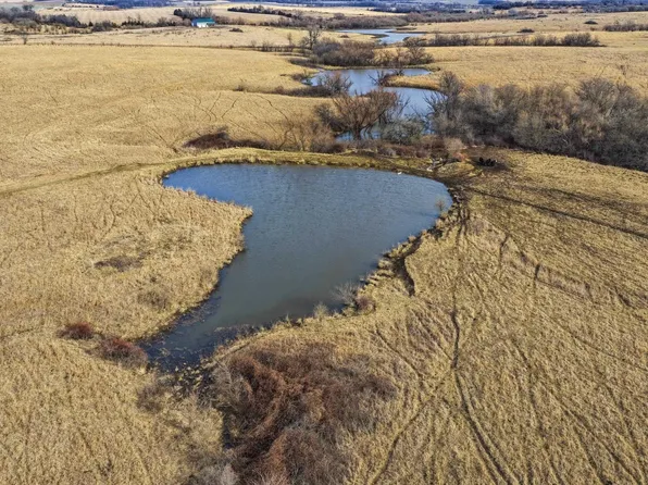 14936 S Urish Rd, Scranton, KS 66537