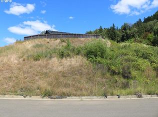 990 Forest Heights St #28, Sutherlin, OR 97479