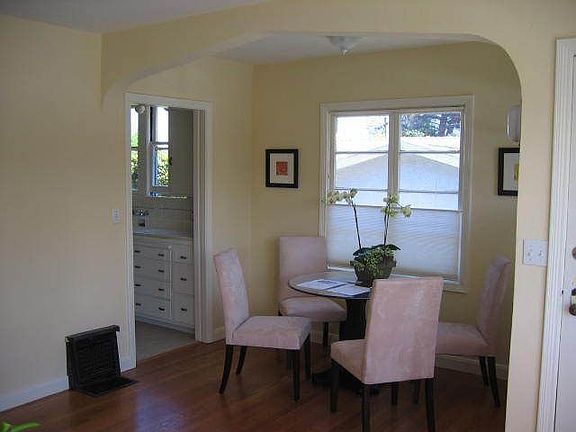 Dining area w/windows