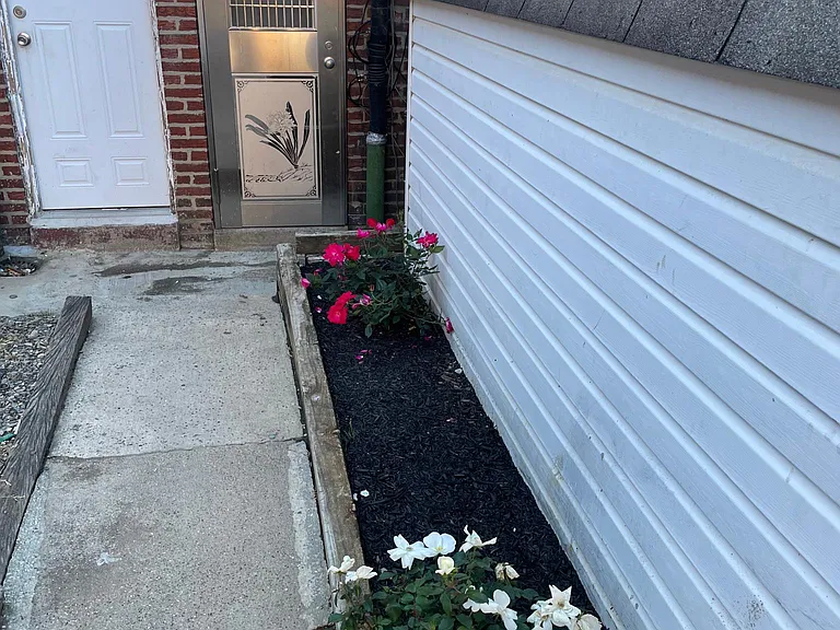 6037 Castor Ave — Photo 8